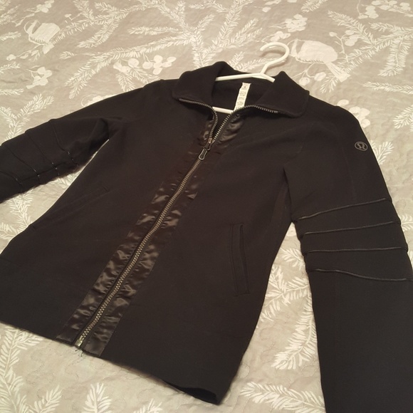 lululemon athletica Tops - Lululemon Zip-up Size 2